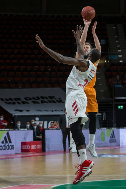 而与此同时 而与此同时