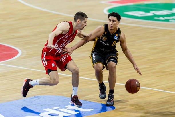 埃迪-豪：埃基蒂克是我欣赏的球员，他的打法非常全面